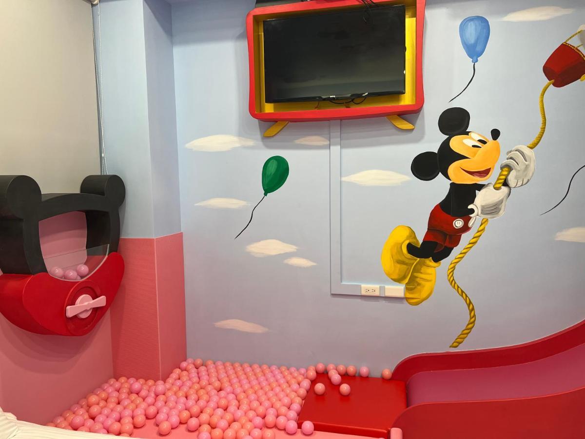 Fun Holiday Family Hostel Tainan Zewnętrze zdjęcie
