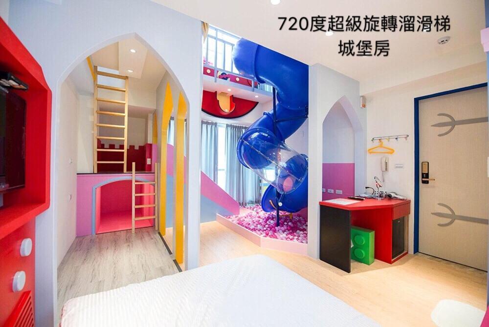 Fun Holiday Family Hostel Tainan Zewnętrze zdjęcie