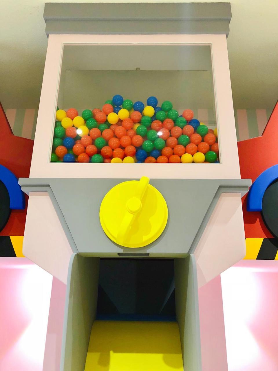 Fun Holiday Family Hostel Tainan Zewnętrze zdjęcie